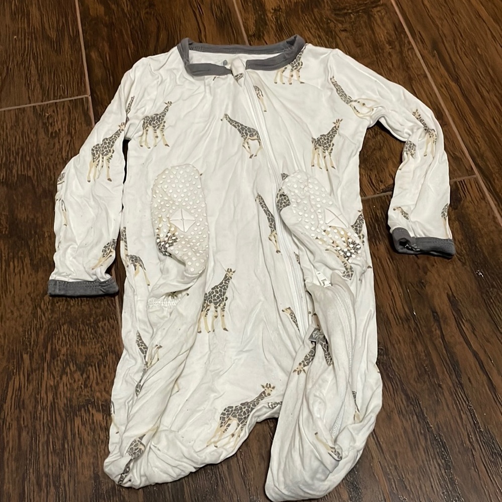 Kyte zip footed romper 18-24